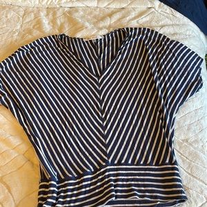 MAX STUDIO-dolmain/batwing top, white and navy, size L
